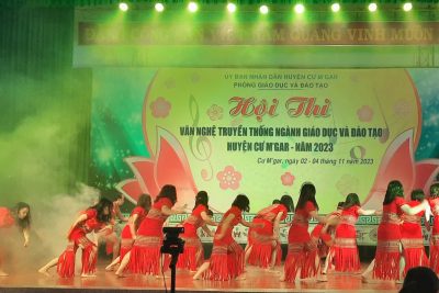 Đoàn Văn nghệ của Trường THCS Đinh Tiên Hoàng